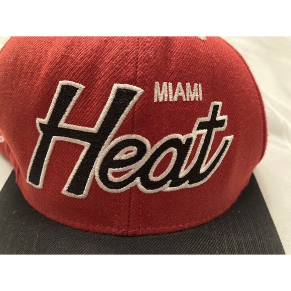 Mitchell And Ness Miami Heat Hardwood Classics SnapBack Hat Basketball - Picture 4 of 8